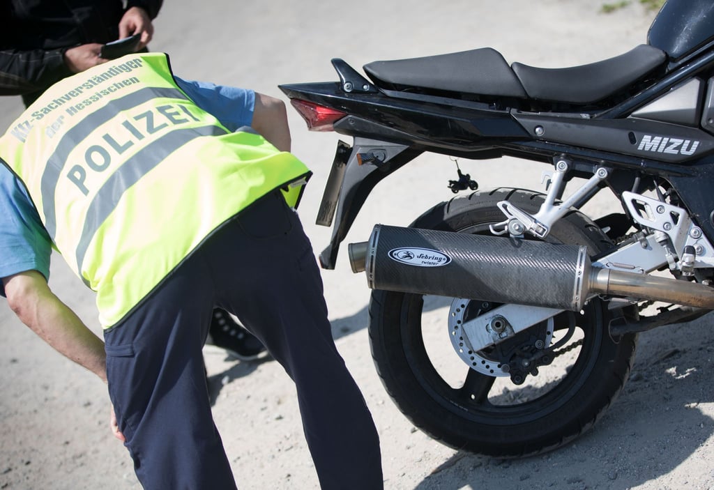 Schluss mit „Brumm Brumm“: Auch mit einer erlaubten Auspuffanlage könnnen Biker unnötigen Lärm erzeugen.