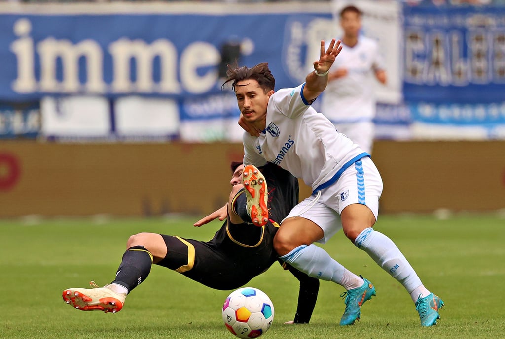 Feierte am Freitag seinen 24. Geburtstag: Jason Ceka (r.). Feiert er mit dem FCM auch am Sonntag gegen Rostock?