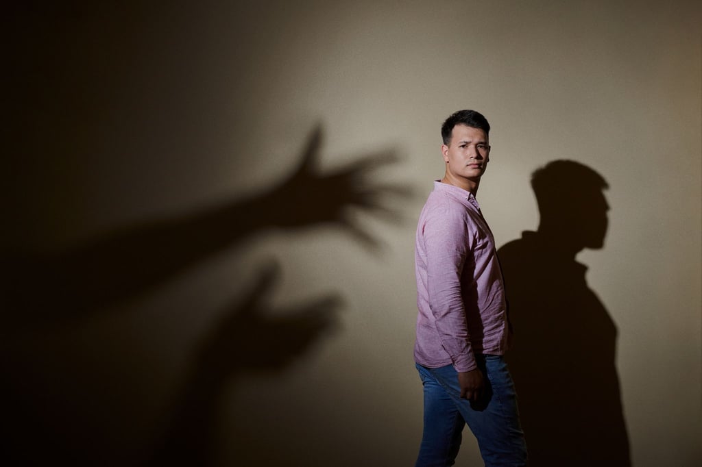 Max Leon wird als Siebenjähriger mehrfach von seinem Kindertherapeuten missbraucht. Als 26-Jähriger spricht zum ersten Mal darüber - in der Reportage „37 Grad Leben - Glaubt mir! Missbrauch in der Therapie“.