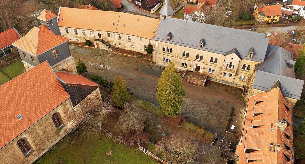 Die Querelen um Schloss und Kloster Ilsenburg (hier vor Beginn der Bauarbeiten) sind noch nicht ausgeräumt – aber es gibt Gespräche.