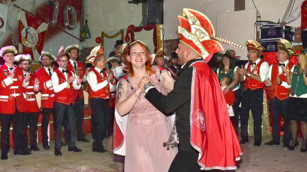 Prinzessin Lisa (Marggraf) und Prinz Markus II. (Beck) eröffneten den Tanzabend.
