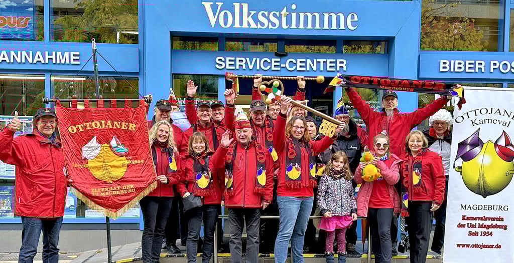 Am 11.11. um 11.11Uhr starteten die Ottojaner vor dem Volksstimme Service-Center ihre neue Session.