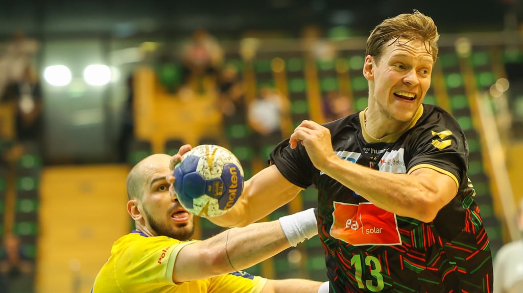 Janus Smarason (r.) erzielte gegen Kielce den letzten Treffer zu 28:24-Endstand.