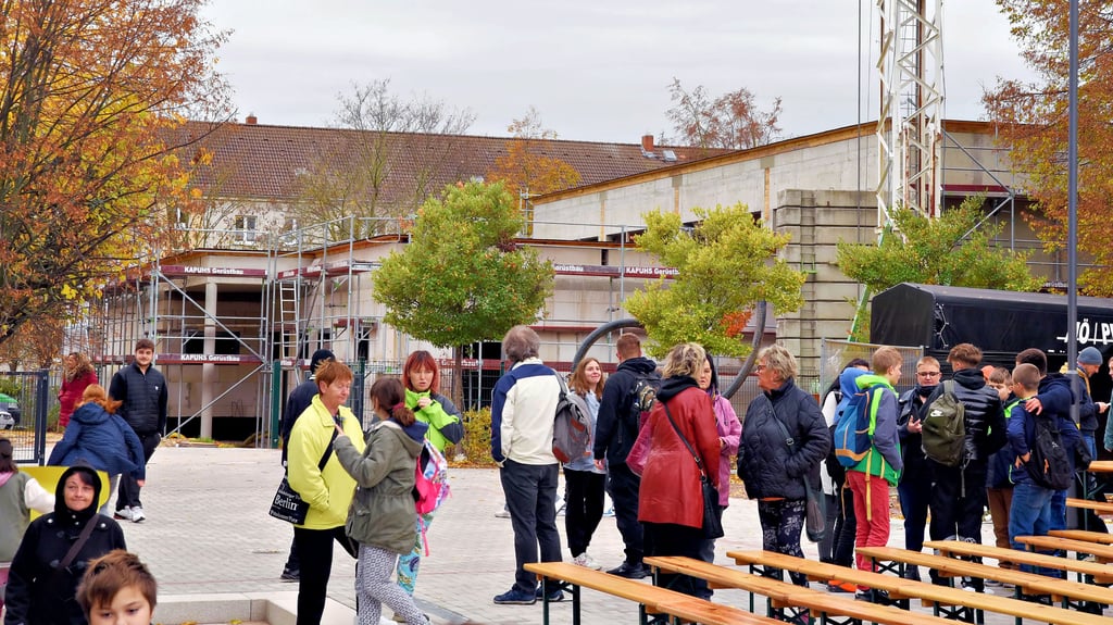 Die Kosten für die neue Turnhalle der „Völkerfreundschaft“ steigen laut Haushaltsplan des Landkreises von ursprünglich 1,2 auf 3,8 Millionen Euro.