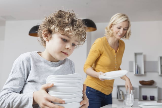 Gut zu wissen: Paragraf 1619: Kinder sind verpflichtet, im Haushalt zu