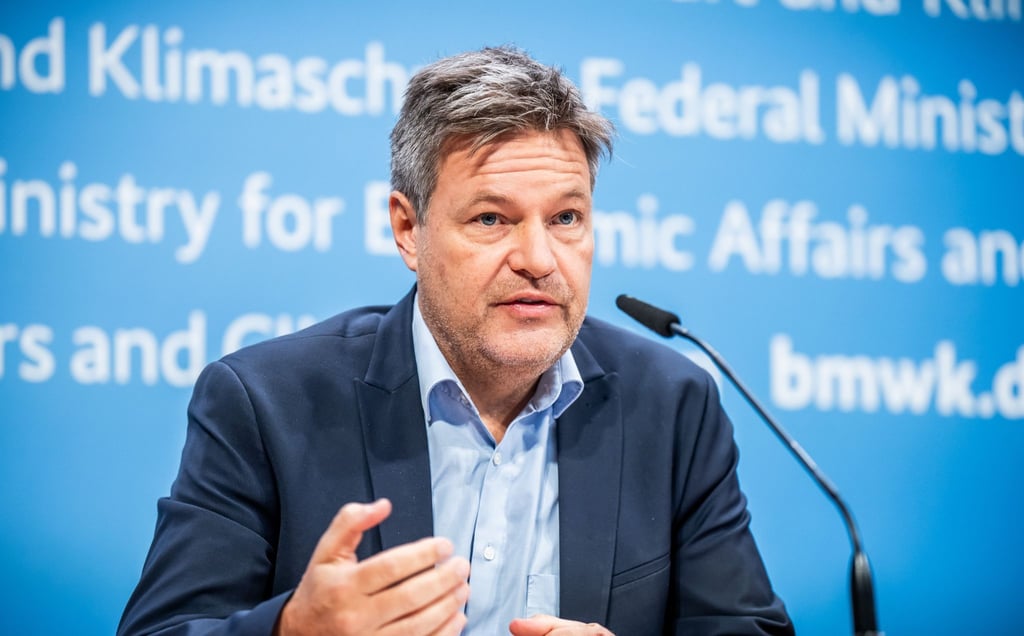 Wirtschaftsminister Robert Habeck stellt die Pläne für ein deutsches Wasserstoffkernnetz vor.