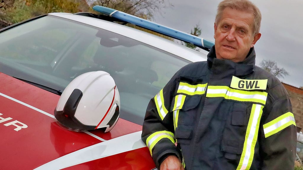 Frank Reinhardt ist ein Urgestein der Roßlaer Feuerwehr. 1993 wurde er Orts- und vor über zehn Jahren Gemeindewehrleiter.