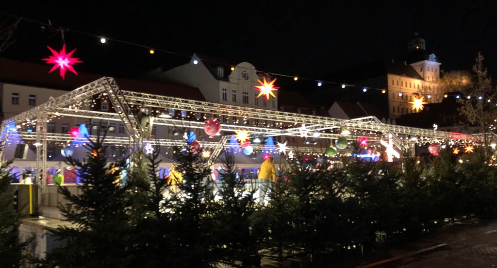 Ist bald nur noch eintönige Musik auf den Weihnachtsmärkten zu hören? Die Gefahr besteht durchaus durch erhöhte Gema-Gebühren.