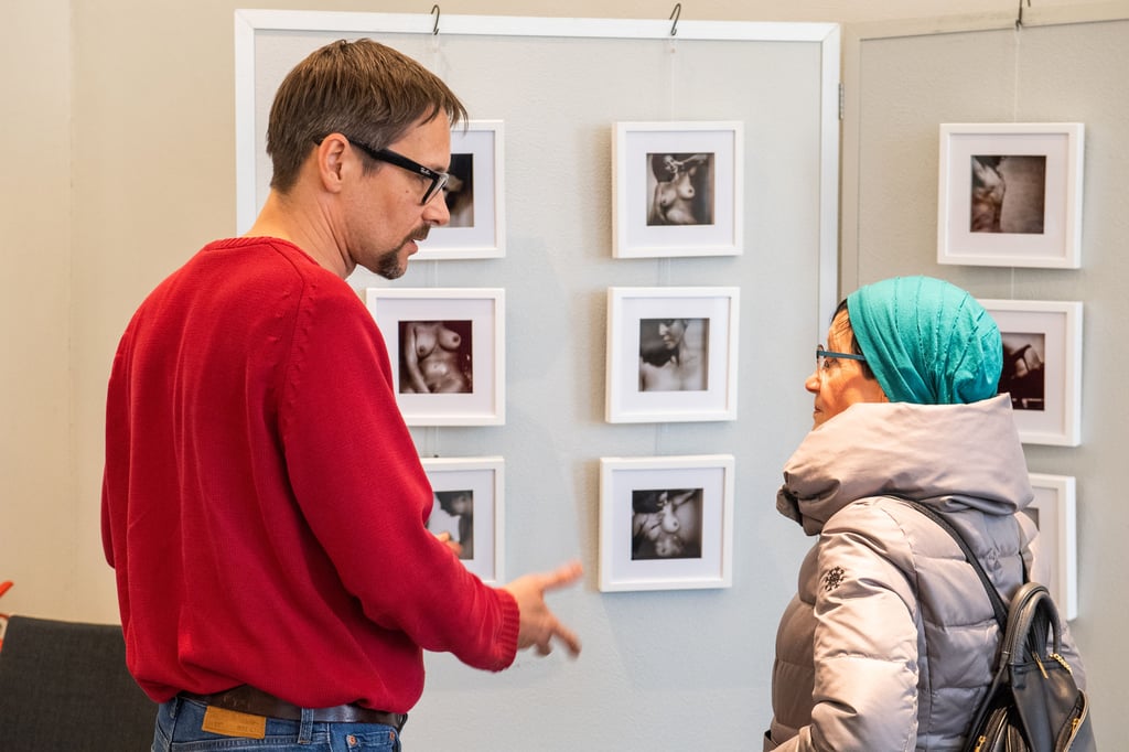 Begegnungen mit Kunstschaffenden wie Alexander Klemps ermöglicht der Naumburger Kunstmarkt, der wieder vom 1. bis 17. Dezember in der Galerie im Schlösschen stattfinden wird.