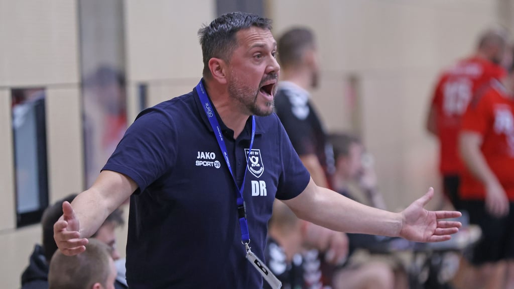 Post-Coach Daniel Röwer musste im Derby gegen den FSV 1895 starke Nerven haben. 33 Fehlwürfe zählte er bei seiner Mannschaft.