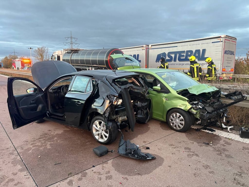 A38 bei Schaftstädt: Bei dem zweiten Unfall auf der Gegenfahrbahn gab es zwei Verletzte.