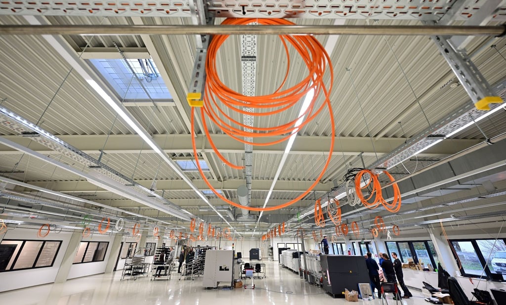 Einweihung neuer Produktions- und Verwaltungsgebäude der Funkwerk Systems GmbH.