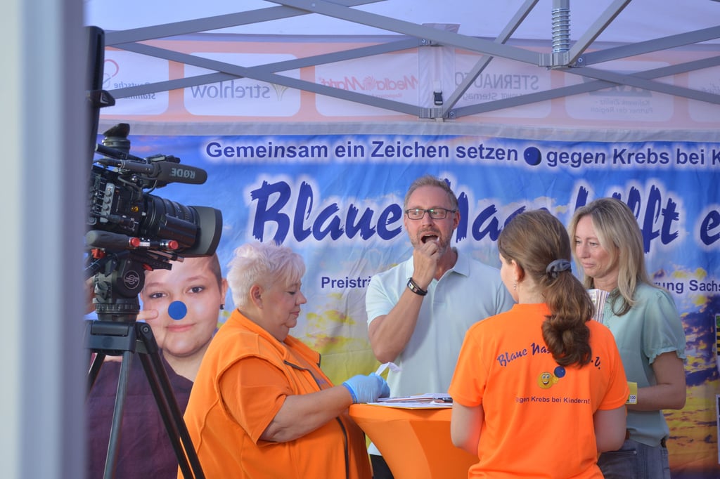 Der Verein "Blaue Nase hilft" sucht immer Menschen, die sich typisieen lassen.