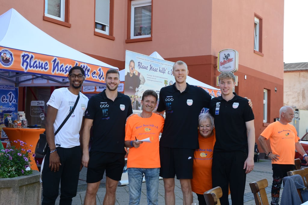 Unter anderem die Spieler von den SBB Baskets Wolmirstedt waren mit von der Partie.