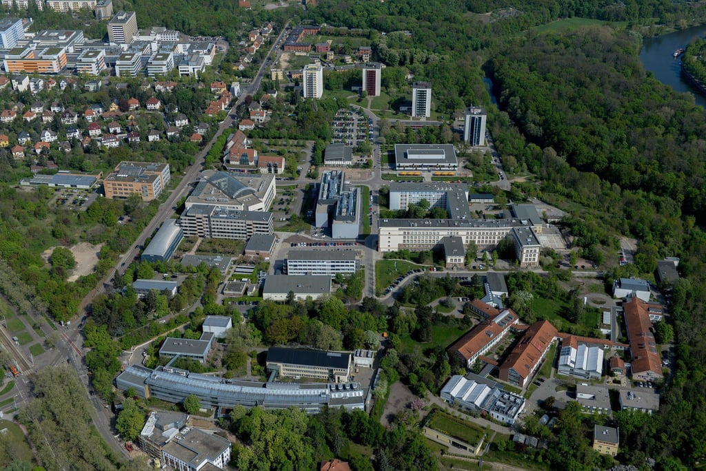 Am Weinberg-Campus in Halle haben sich neben Forschungseinrichtungen viele Technologie-Unternehmen angesiedelt. Doch den Wirtschaftsweisen reicht das nicht.