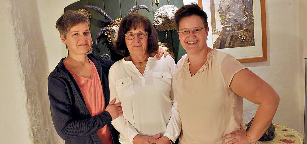Martina Frank mit ihren Töchtern Diana Frank und Daniela Kalow.(links)