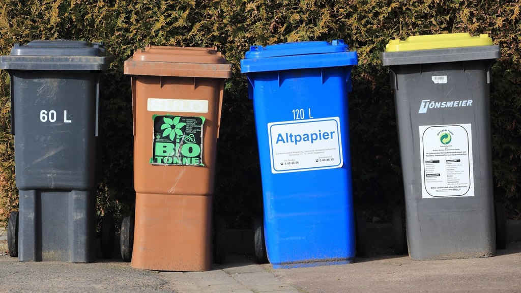Die Müllgebühren im Landkreis steigen.
