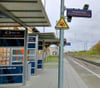 Leerer Bahnsteig am Bahnhof in Jessen.  Der Grund ist  ein 20-stündiger Streik der Gewerkschaft Deutscher Lokführer.