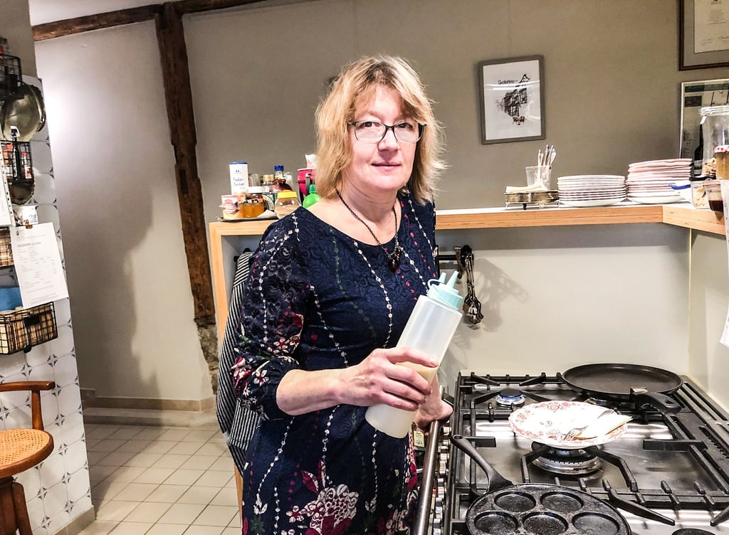 Der Teig ist vorbereitet, die Zubereitung kann starten: Iana Pfannkuchen bietet jetzt „Pfannkuchen bei Pfannkuchen" an.