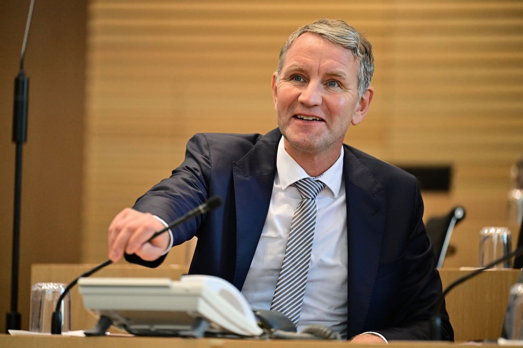 Björn Höcke (AfD), Fraktionschef, sitzt im Plenarsaal vor Beginn der Sitzung des Thüringer Landtags.