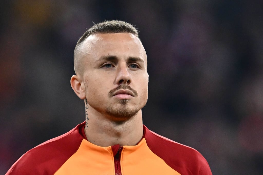Angelino im Trikot von Galatasaray Istanbul.
