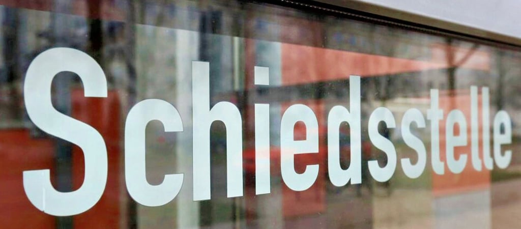 Die Schiedsstelle – der Ort, an dem versucht wird, Streit zu schlichten.