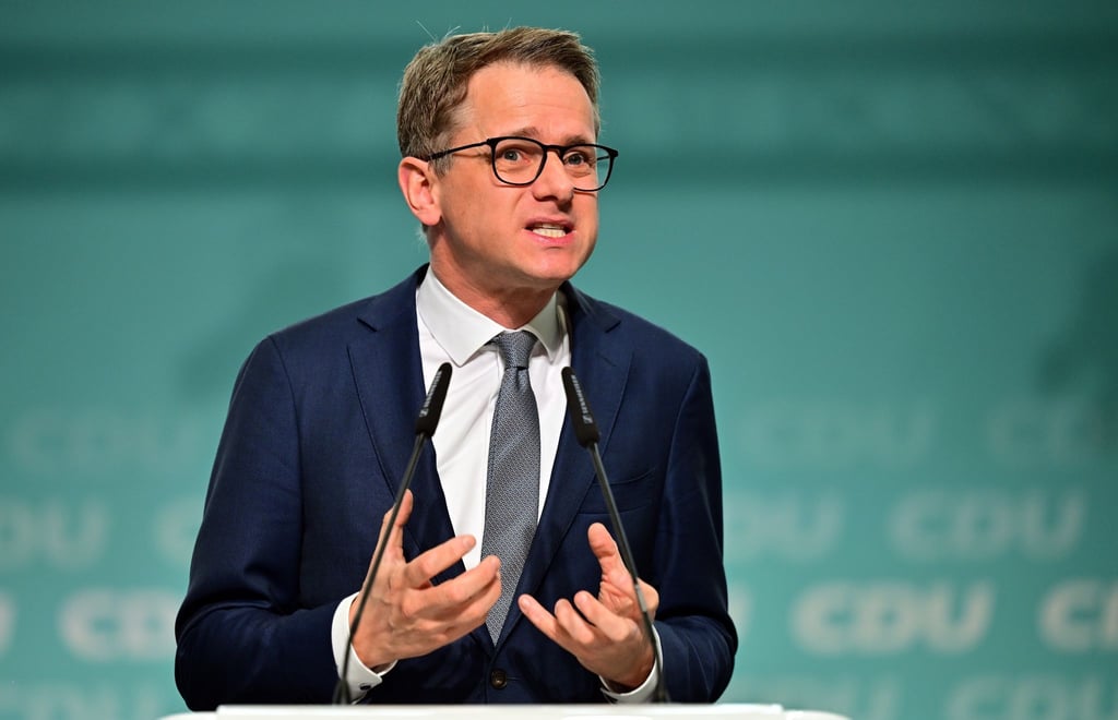 CDU-Generalsekretär Carsten Linnemann spricht zu den Delegierten beim Landesparteitag im Hotel Stadt Mühlhausen.