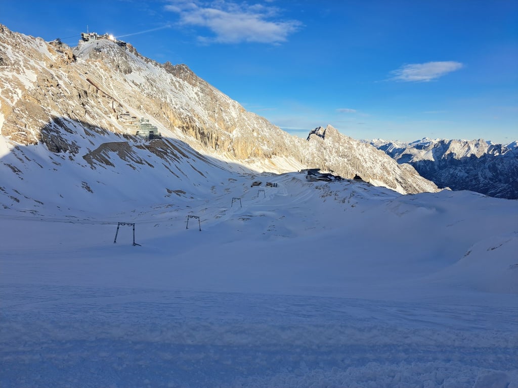 Am 1. Dezember will die Zugspitze in die Wintersaison starten.
