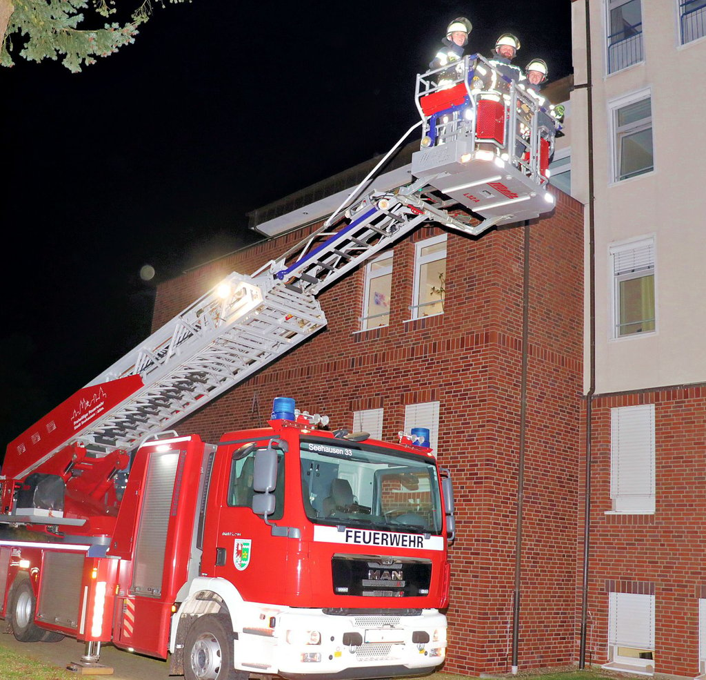 Feuerwehr: Alarm im Krankenhaus: Feuerwehr Seehausen bei Stendal trainiert  den Ernstfall