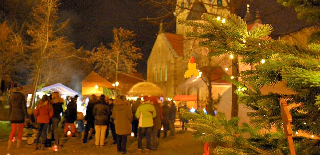 Einstimmung auf Weihnachten in Benzingerode: Die Vereine des Harz-Ortes laden rings um die Kirche zu einem Adeventsmarkt ein.