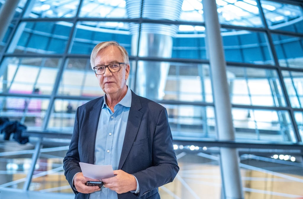 Dietmar Bartsch hat eine Idee, wie die Ampel-Koalition ihre Finanzsorgen angehen könnte: eine „Klimareichensteuer“.