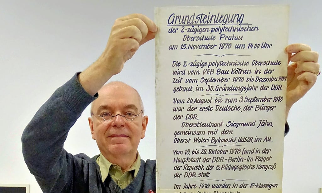Gut erhalten ist die Pergamentrolle mit den wichtigsten Daten zur Schulgeschichte sowie anderen geschichtlichen Ereignissen des Jahres 1978.