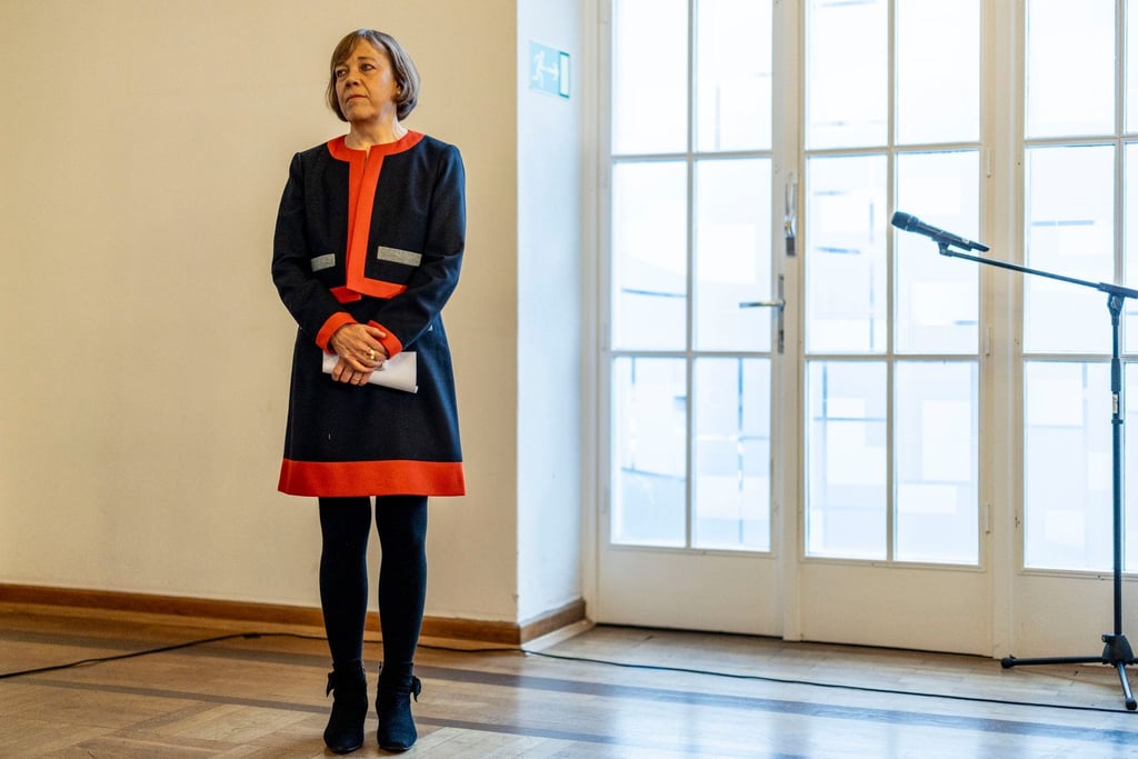 „Für die Menschen, die hier an der Arbeit sind, stehe ich. Ihnen will ich nicht mit Schlagzeilen durch einen Verbleib im Amt schaden“: Annette Kurschus.