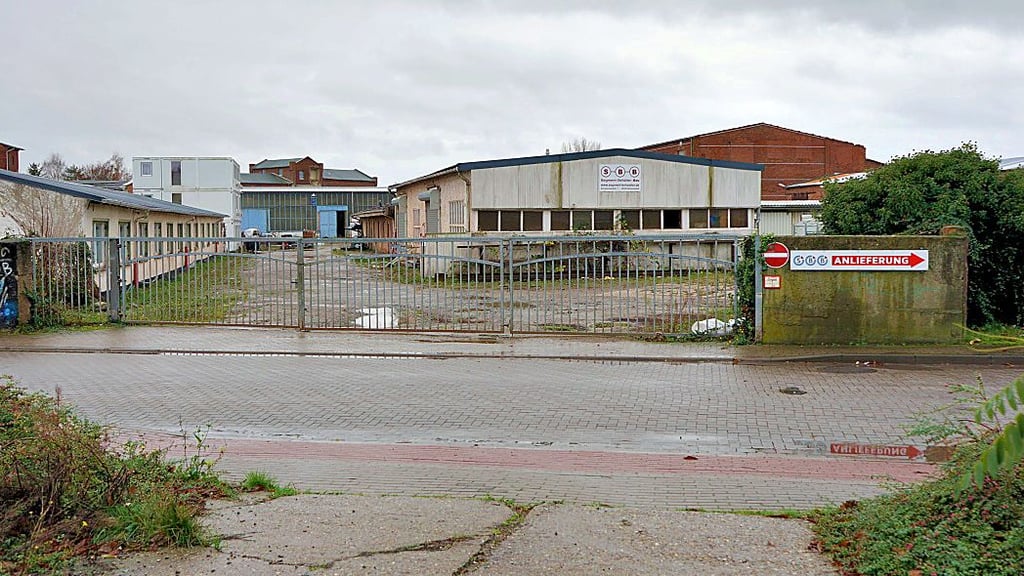 Statt leerer SBB-Hallen sollen entlang der Schwimmbadstraße in Wolmirstedt Wohnhäuser wachsen.