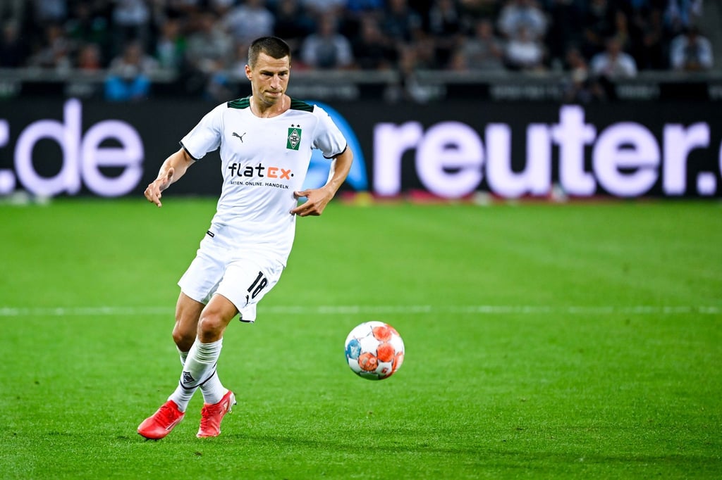 Stefan Lainer ist nach seiner Krebstherapie zurück im Teamtraining von Borussia Mönchengladbach.