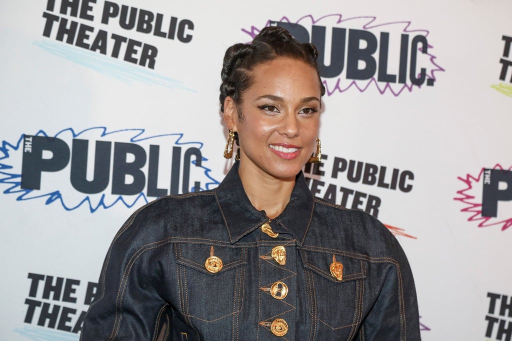 Alicia Keys besucht die Off-Broadway-Premiere von „Hell's Kitchen“ im The Public Theater. Das erste Musical der Sängerin hat in New York Premiere gefeiert.
