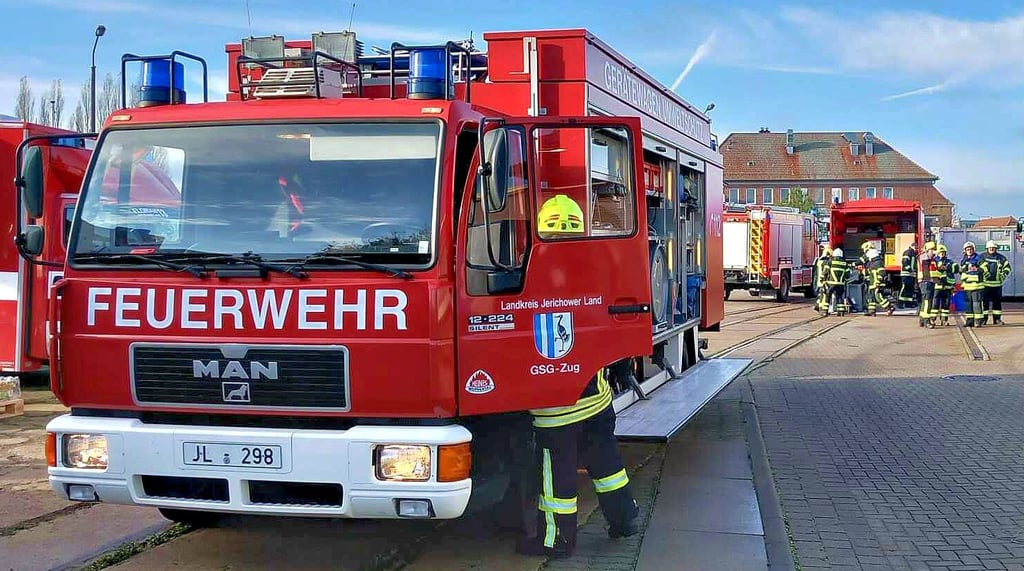 Am Sonnabend waren die Mitglieder mehrerer Feuerwehren im Chemiepark Genthin im Einsatz.