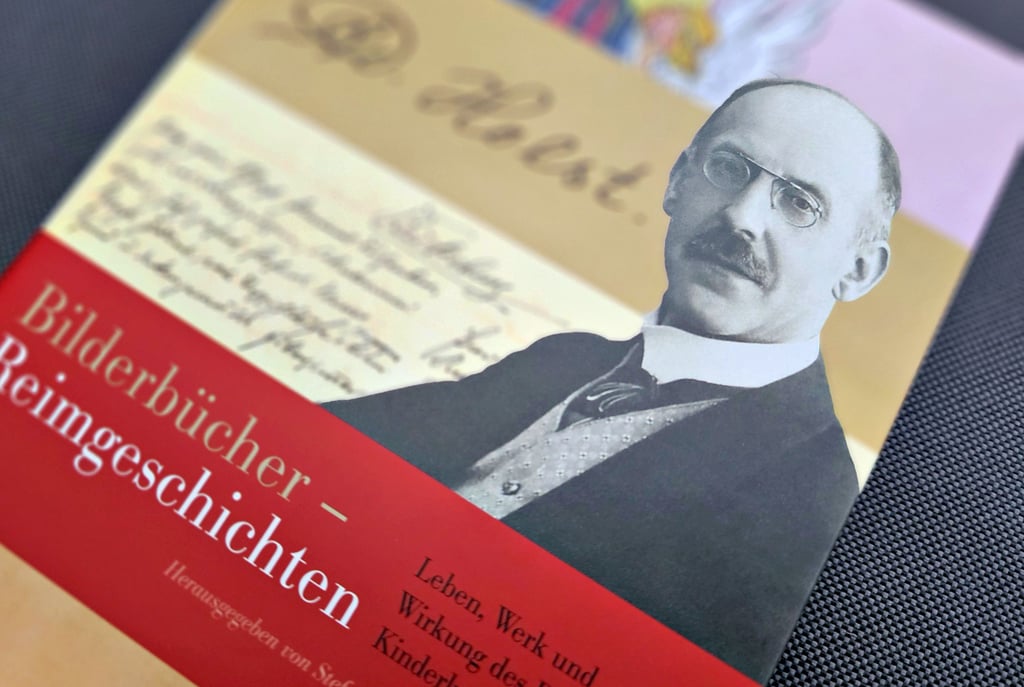Adolf Holst, hier auf einem Buchcover, wurde mit Büchern für Kindern bekannt. Für Diskussionen sorgt seine Rolle in der NS-Zeit.