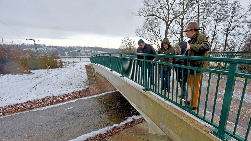 Zugunsten des Neubaus der Wipper- und Flutgrabenbrücke – hier ein Bild von der Freigabe im Dezember 2022 – sind die Straßensanierungen in Drohndorf nach hinten geschoben worden.