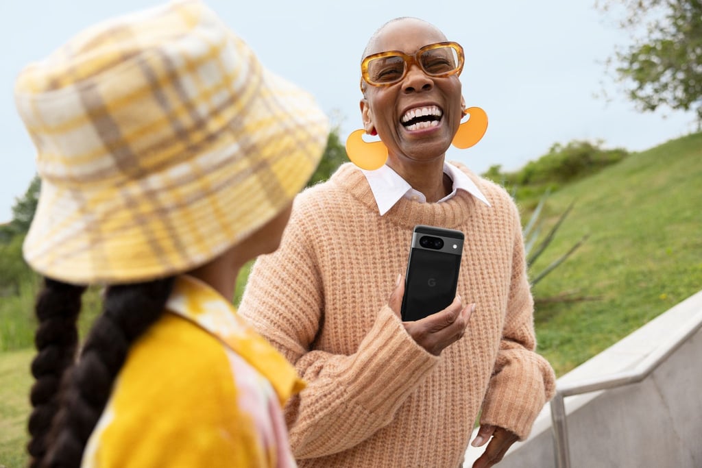 Sieben Jahre Software-Updates für ein Smartphone sind derzeit noch eine Besonderheit. Allerdings haben die neuen Google-Telefone mit Einstiegspreisen von 800 Euro (Pixel 8) sowie 1100 Euro (Pixel 8 Pro) auch ihren Preis.