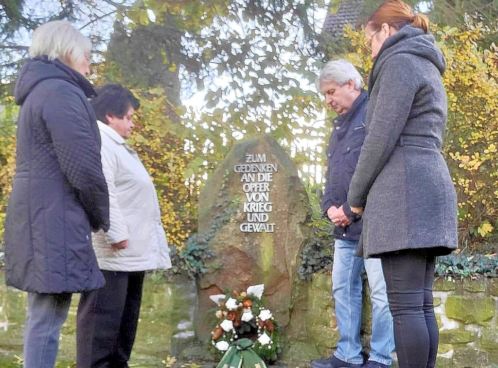 Auch in Theißen traf man sich am Volkstrauertag.