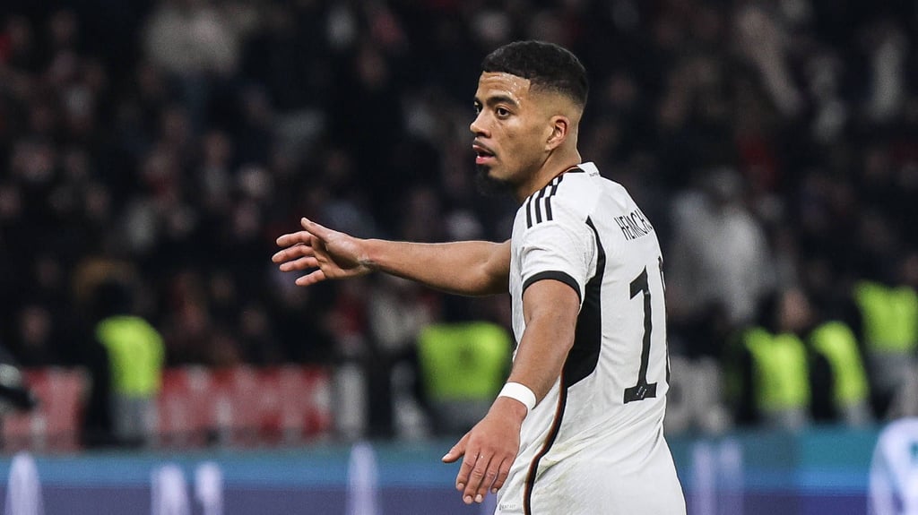 Benjamin Henrichs von RB Leipzig ist aktuell die favorisierte Lösung von Bundestrainer Julian Nagelsmann auf der rechten Außenbahn.