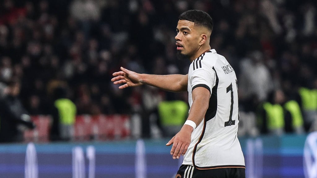 Benjamin Henrichs von RB Leipzig ist aktuell die favorisierte Lösung von Bundestrainer Julian Nagelsmann auf der rechten Außenbahn.