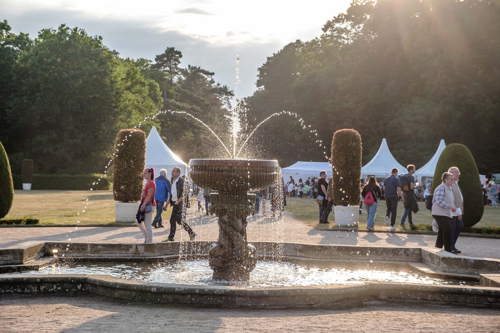 Kleinkunsttraum Oranienbaum anlässlich der 350 Jahrfeier im Schlosspark . Kleinere Orte der Stadt fordern mehr Mitspracherecht.