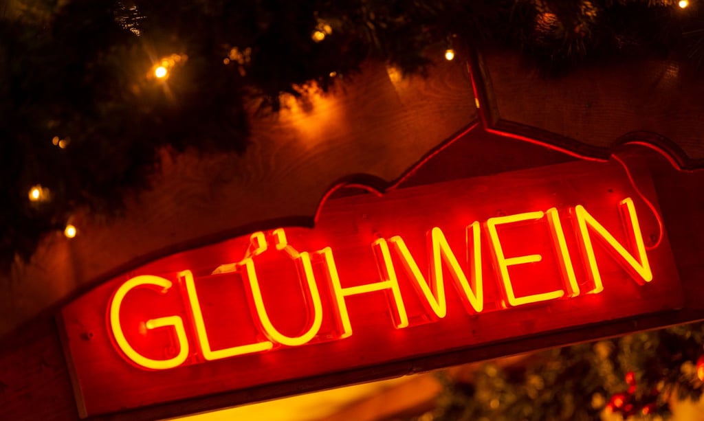 Ungeachtet der Farbe ist Glühwein besonders in der Vorweihnachtszeit beliebt.