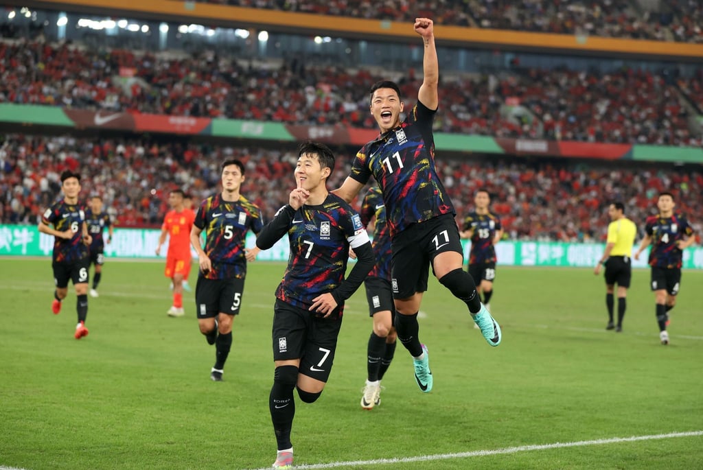 Son Heung-Min (l) führte Südkorea gegen China zum Sieg.