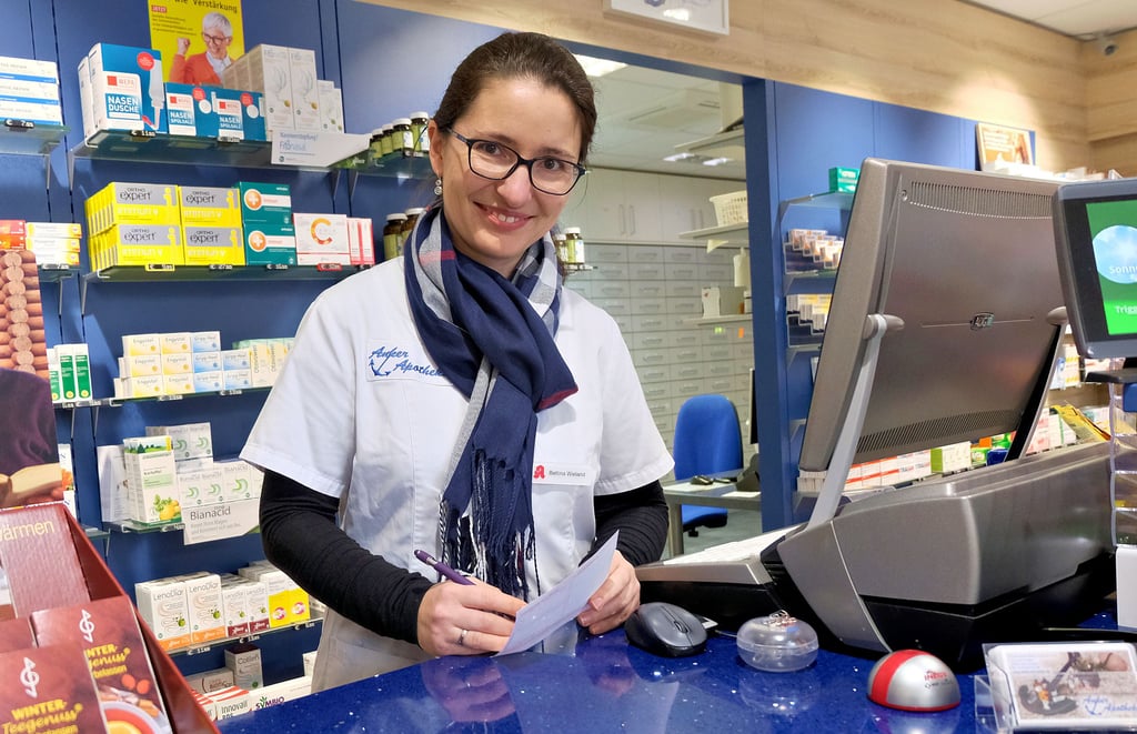 Bettina Wieland von der Anker-Apotheke Elster stellt klar, dass es am 29. November in Dresden nicht um mehr Geld in der Lohntüte geht.