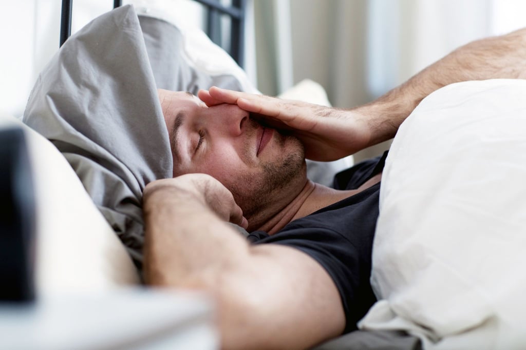 Müde, platt - fast schon verkatert: So macht sich ein Jetlag bemerkbar.