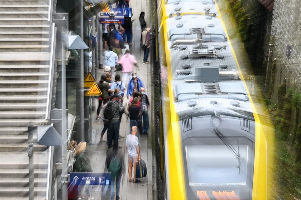 Wie können wir die Verkehrswende schaffen? Allein das Deutschlandticket reiche nicht aus, meint der VCD.