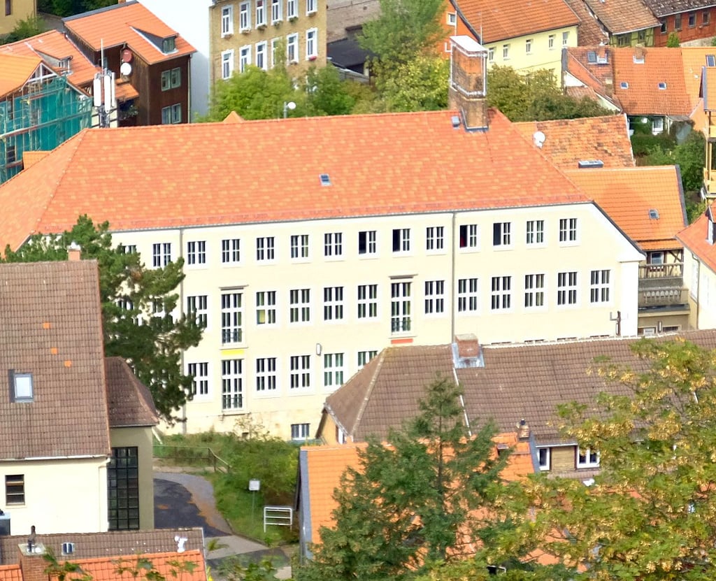 Das Haus II der Stadtverwaltung Blankenburg: Nach Schadstoffmessungen in den Fußböden war das Gebäude im Sommer komplett geräumt worden.